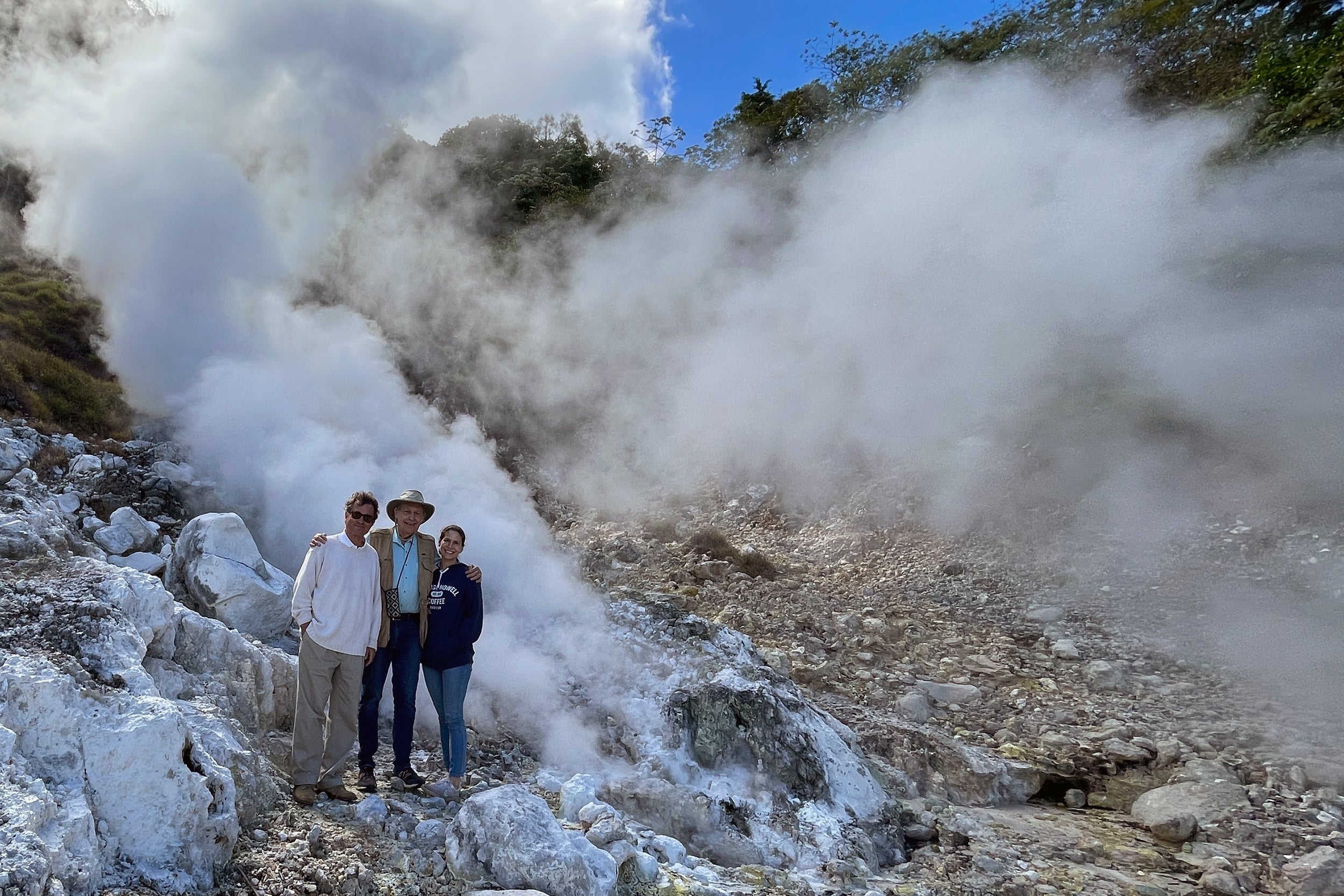 Montecarlos Medium, El Salvador